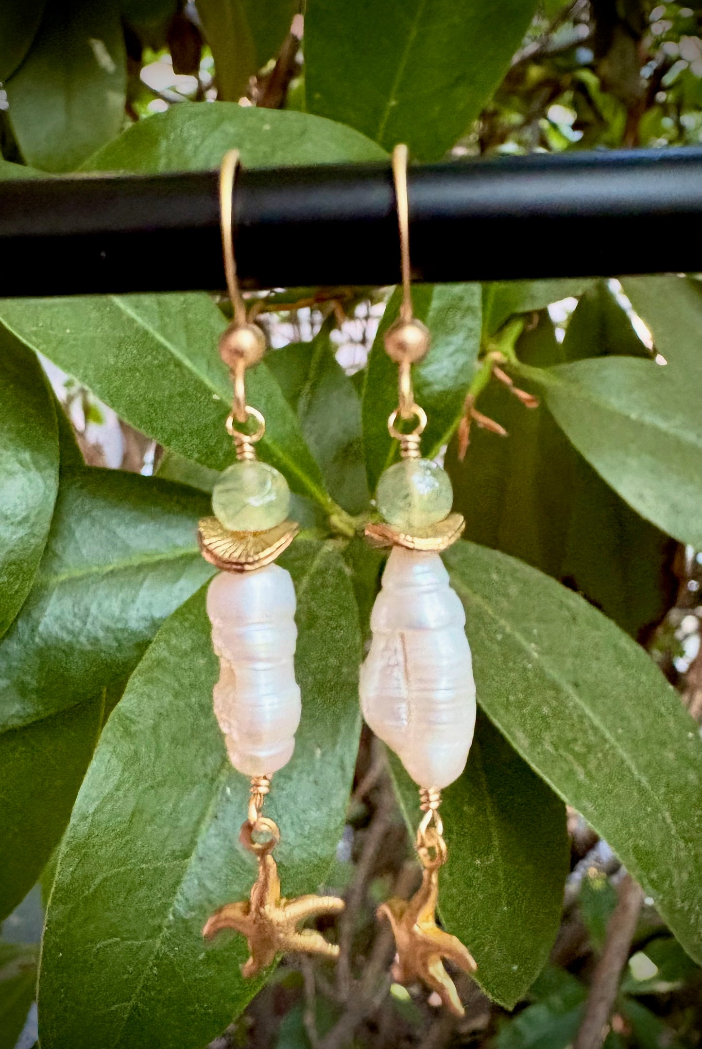 Brillante Earrings - Biwa Freshwater Pearls and Prehnite