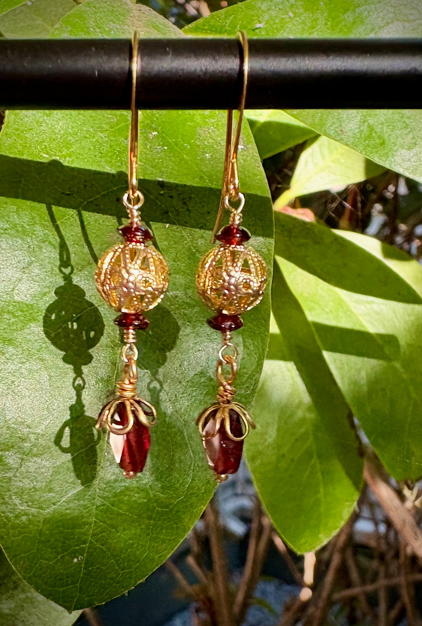 Floreciente Earrings - Faceted Garnet