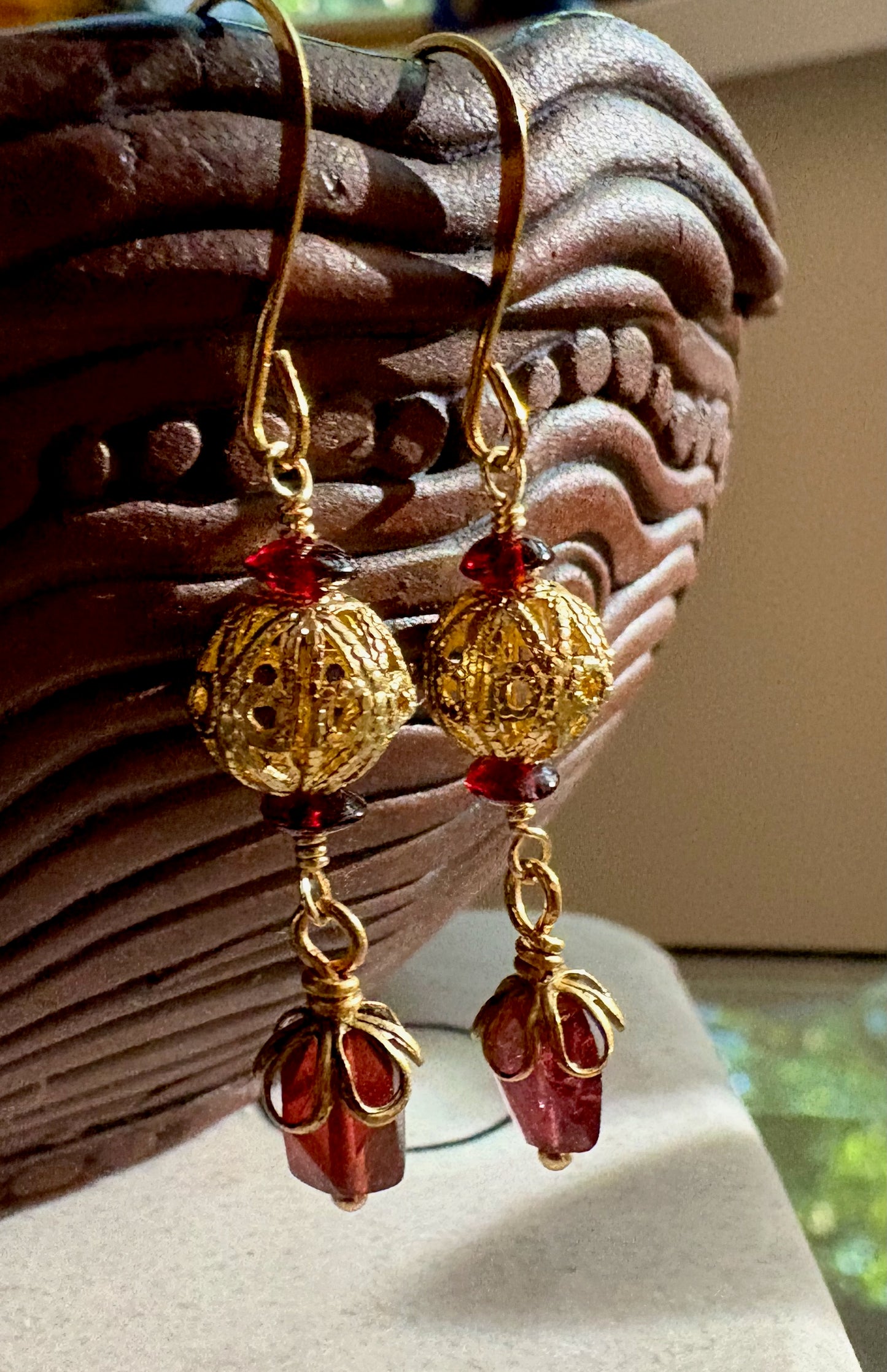 Floreciente Earrings - Faceted Garnet