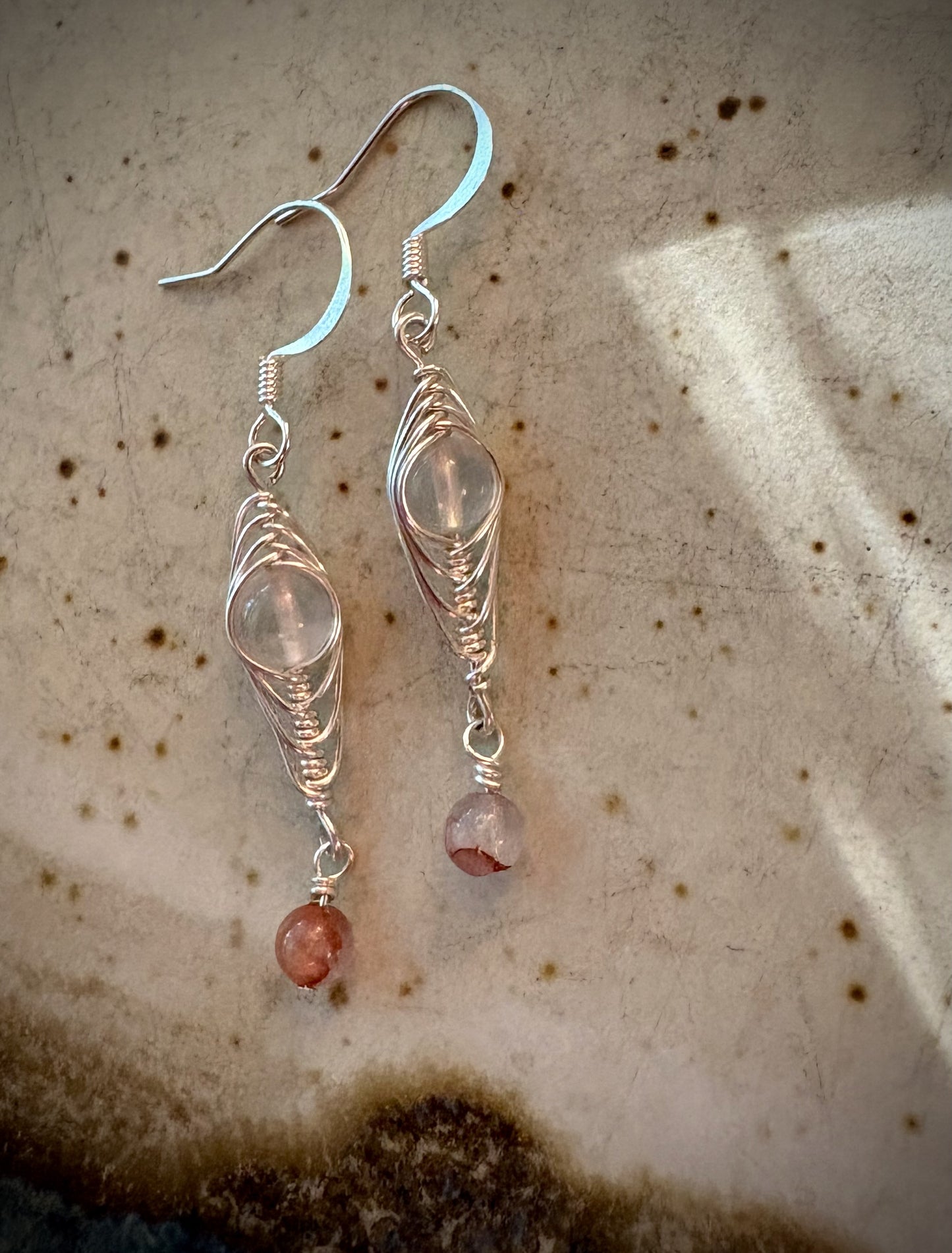 Sobresaliente Earrings - Rose Quartz and Cherry Quartz Herringbone Wrap