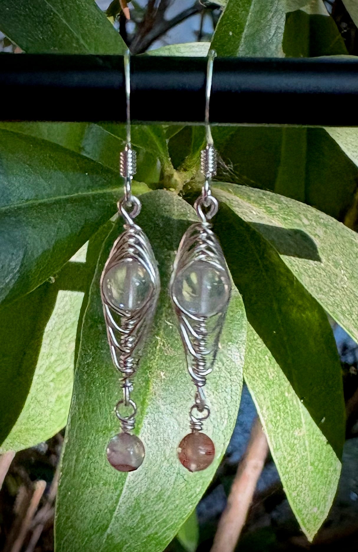 Sobresaliente Earrings - Rose Quartz and Cherry Quartz Herringbone Wrap