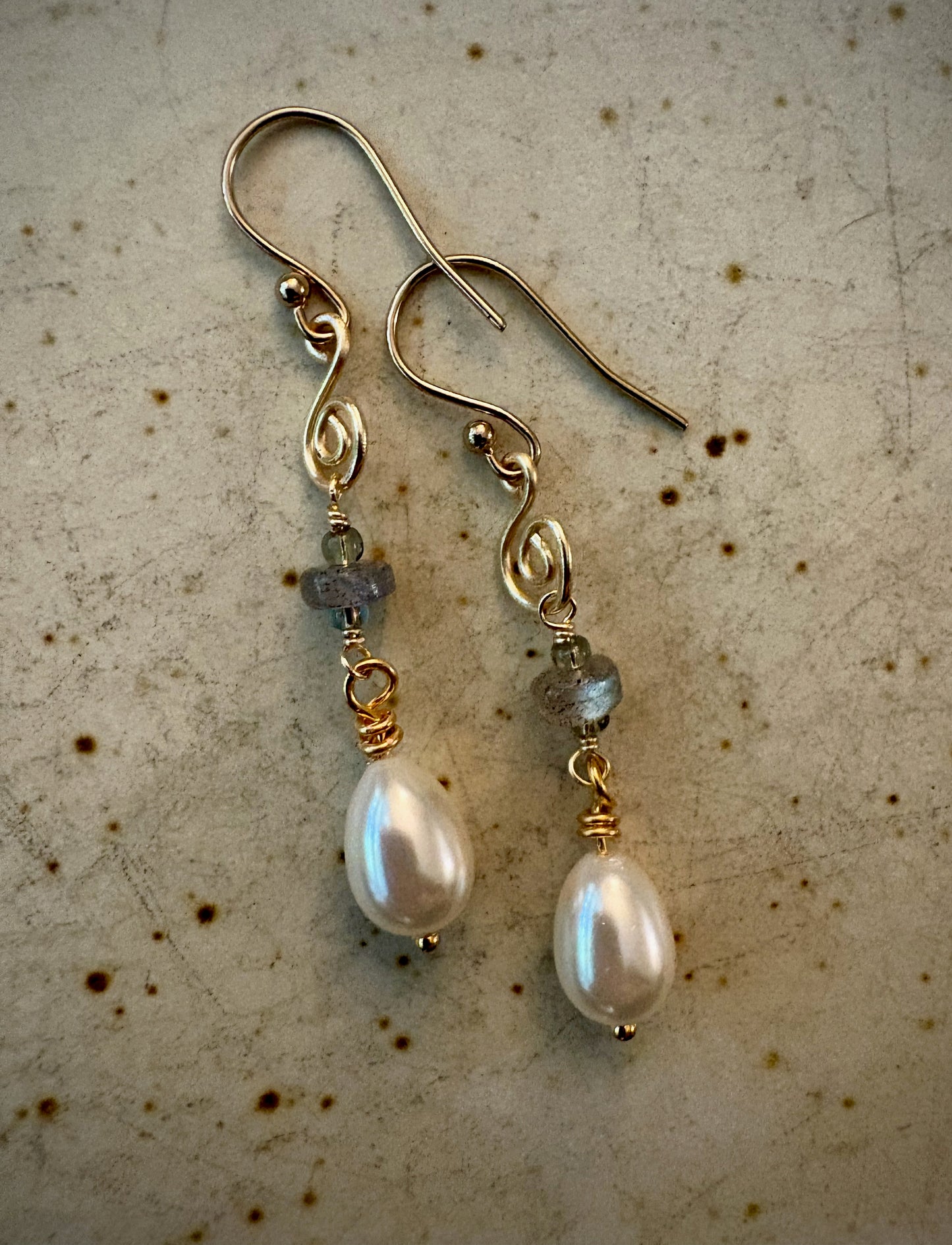 Regalada Earrings - Labradorite and Pearl