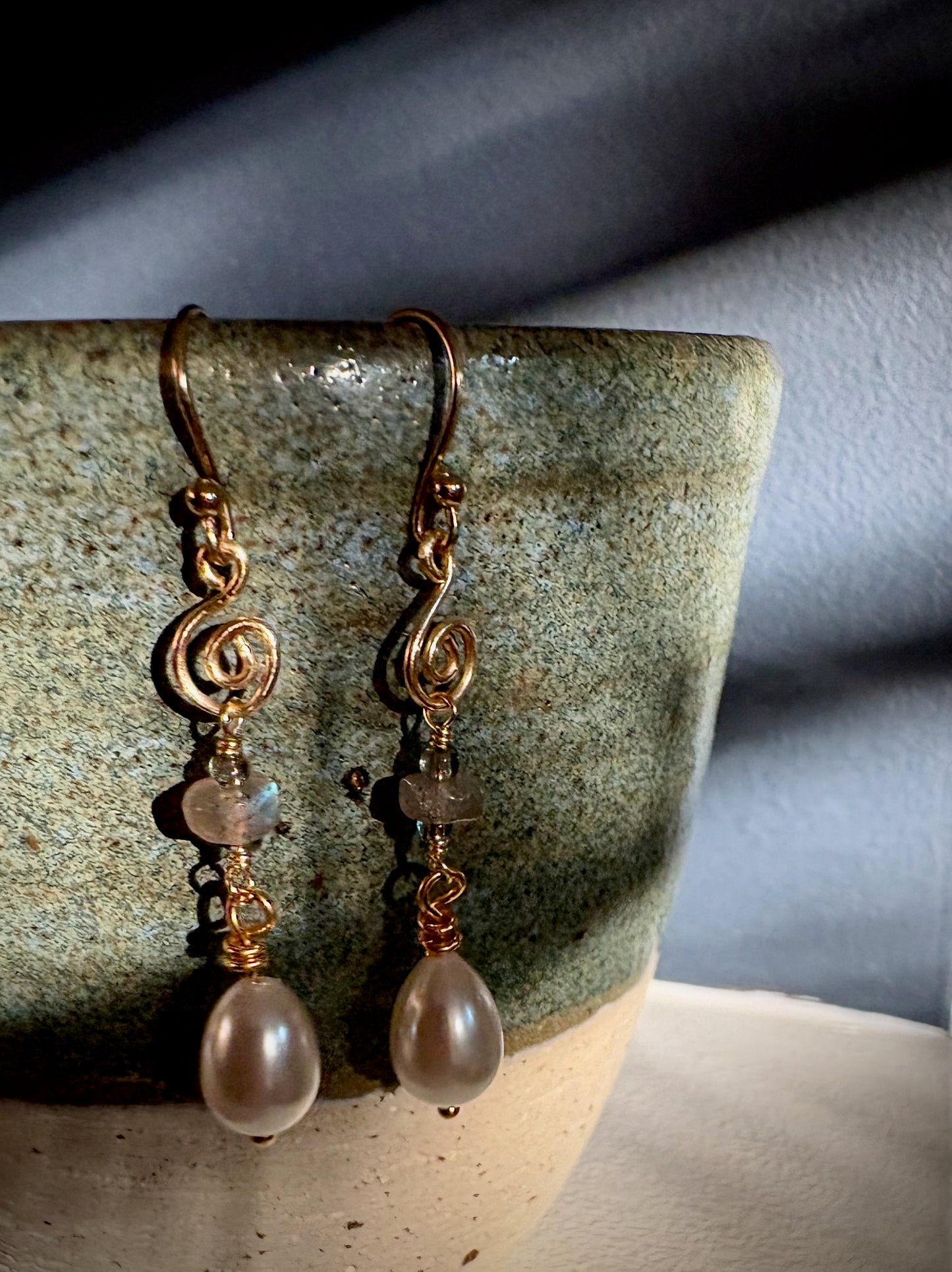 Regalada Earrings - Labradorite and Pearl