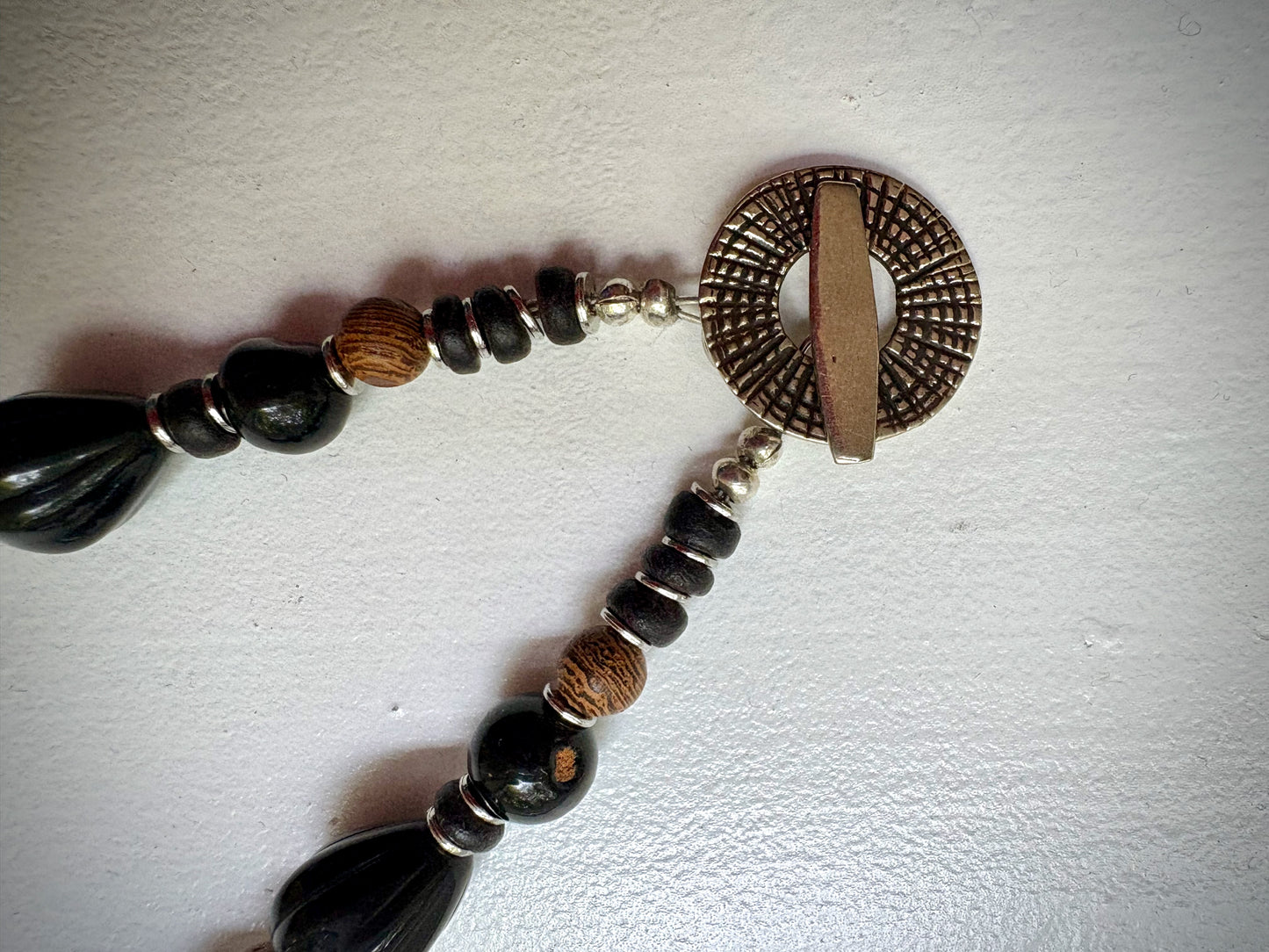 Cusoi Necklace - Lampwork Glass and Sandalwood
