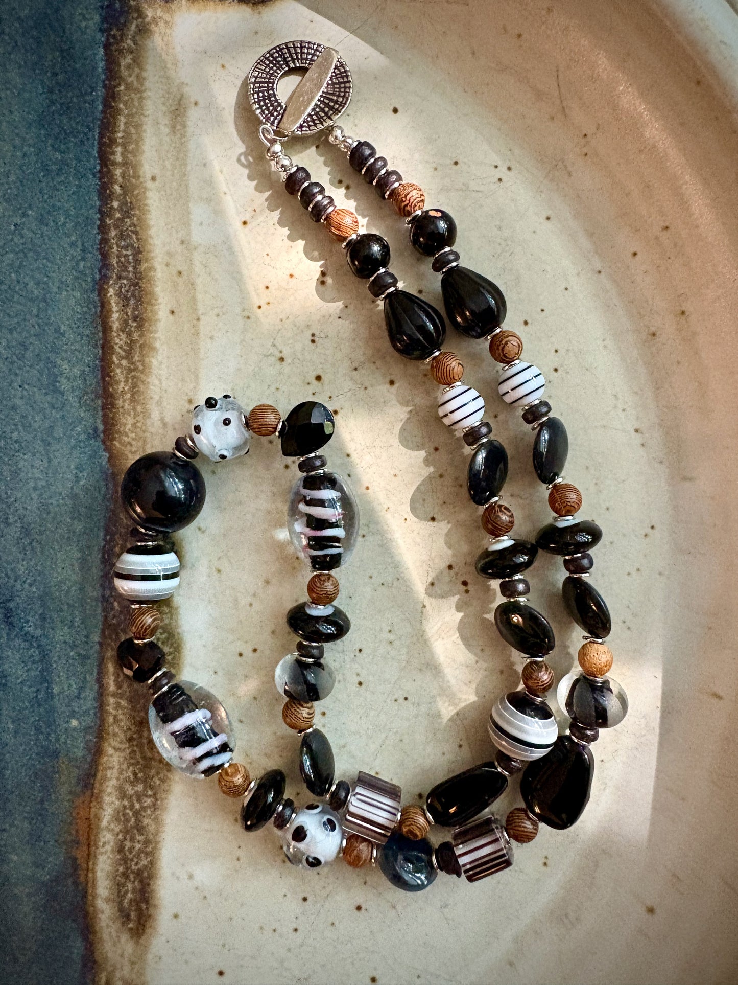 Cusoi Necklace - Lampwork Glass and Sandalwood