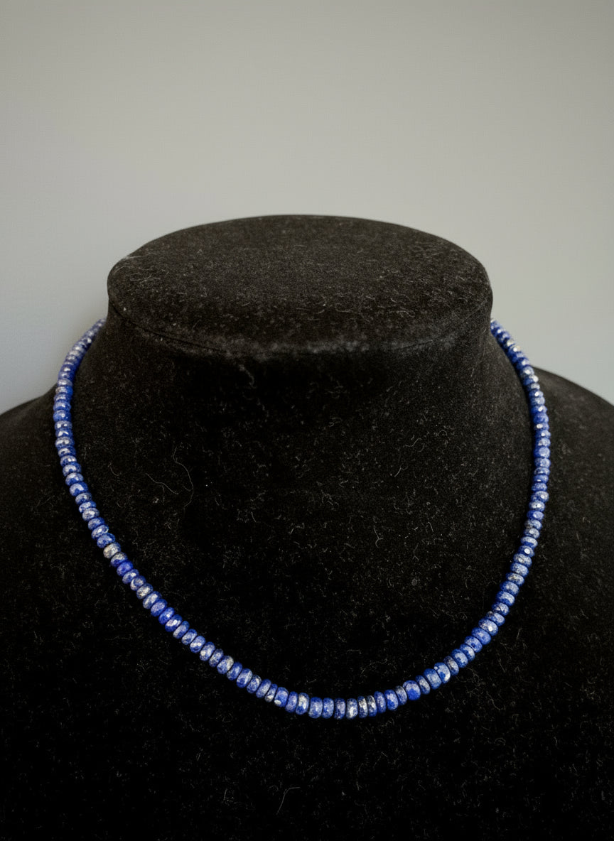 Oenoe Necklace - AAA Grade Graduated Lapis Lazuli