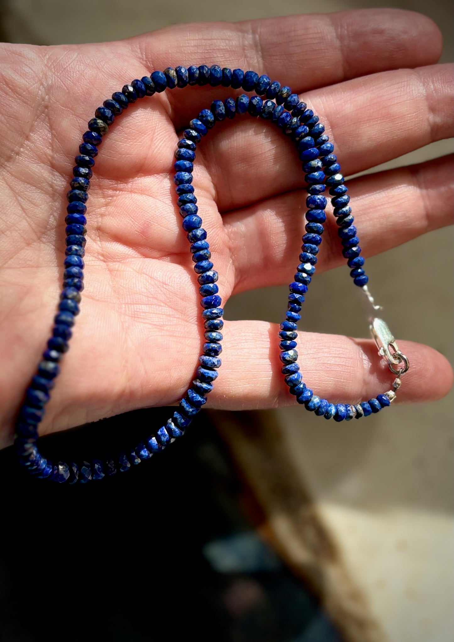 Oenoe Necklace - AAA Grade Graduated Lapis Lazuli