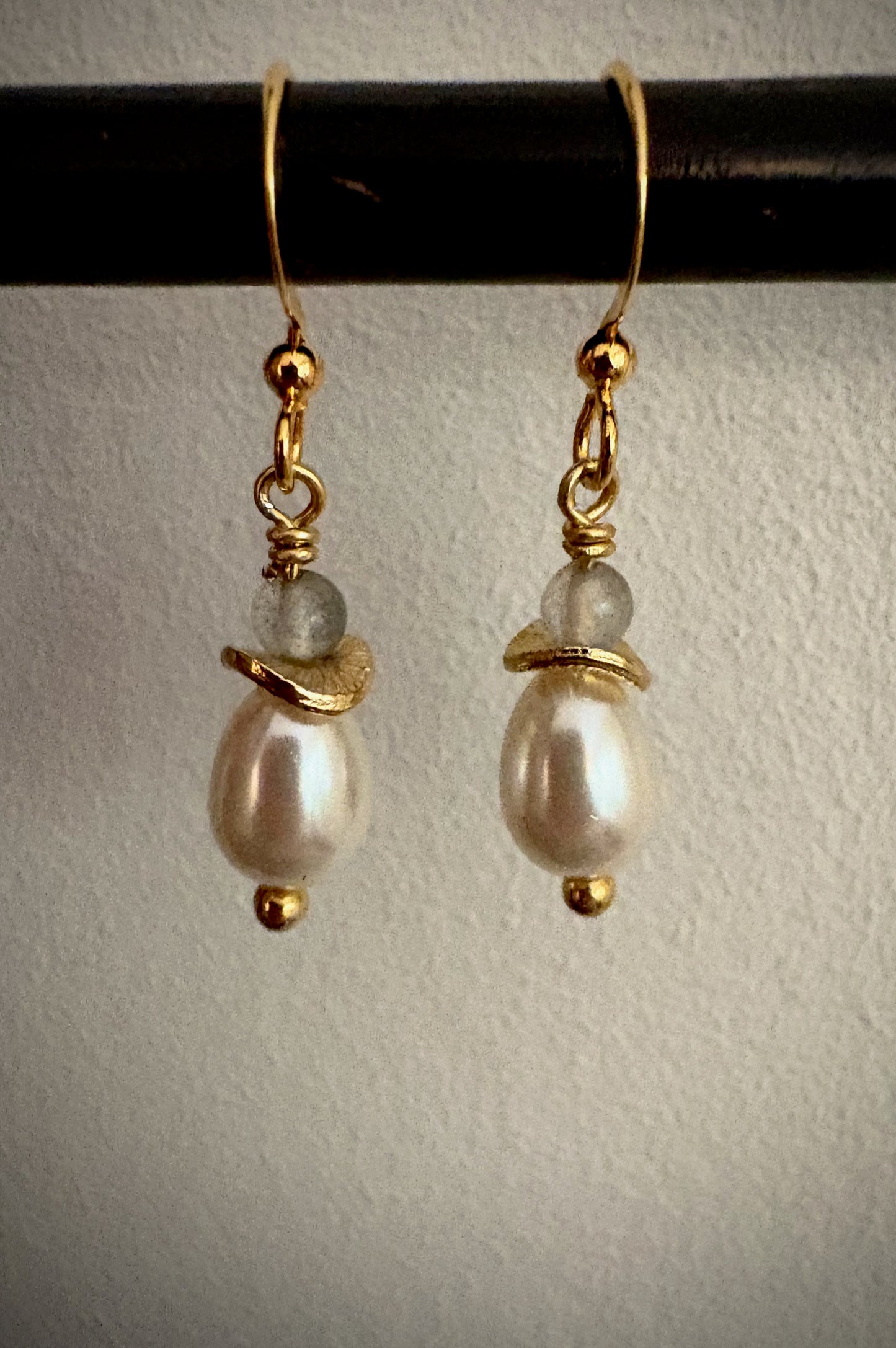 Lisa Earrings - Pearl and Labradorite