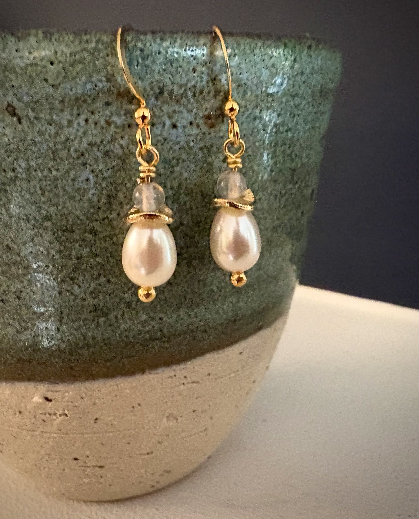 Lisa Earrings - Pearl and Labradorite