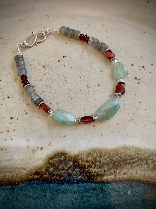 Amphiris Bracelet - Prehnite, Garnet, and Labradorite