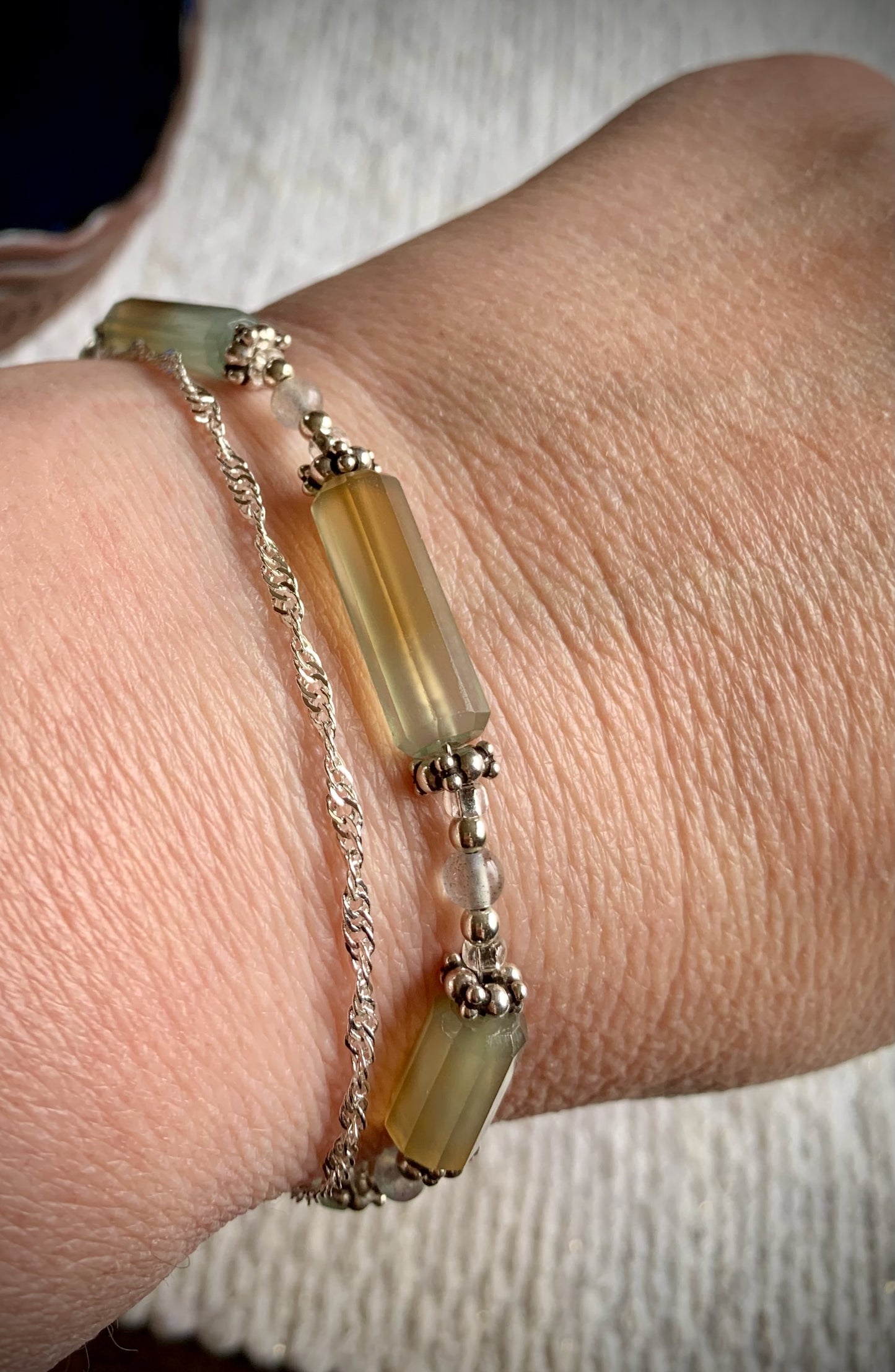 Creusa Bracelet - Chalcedony and Labradorite