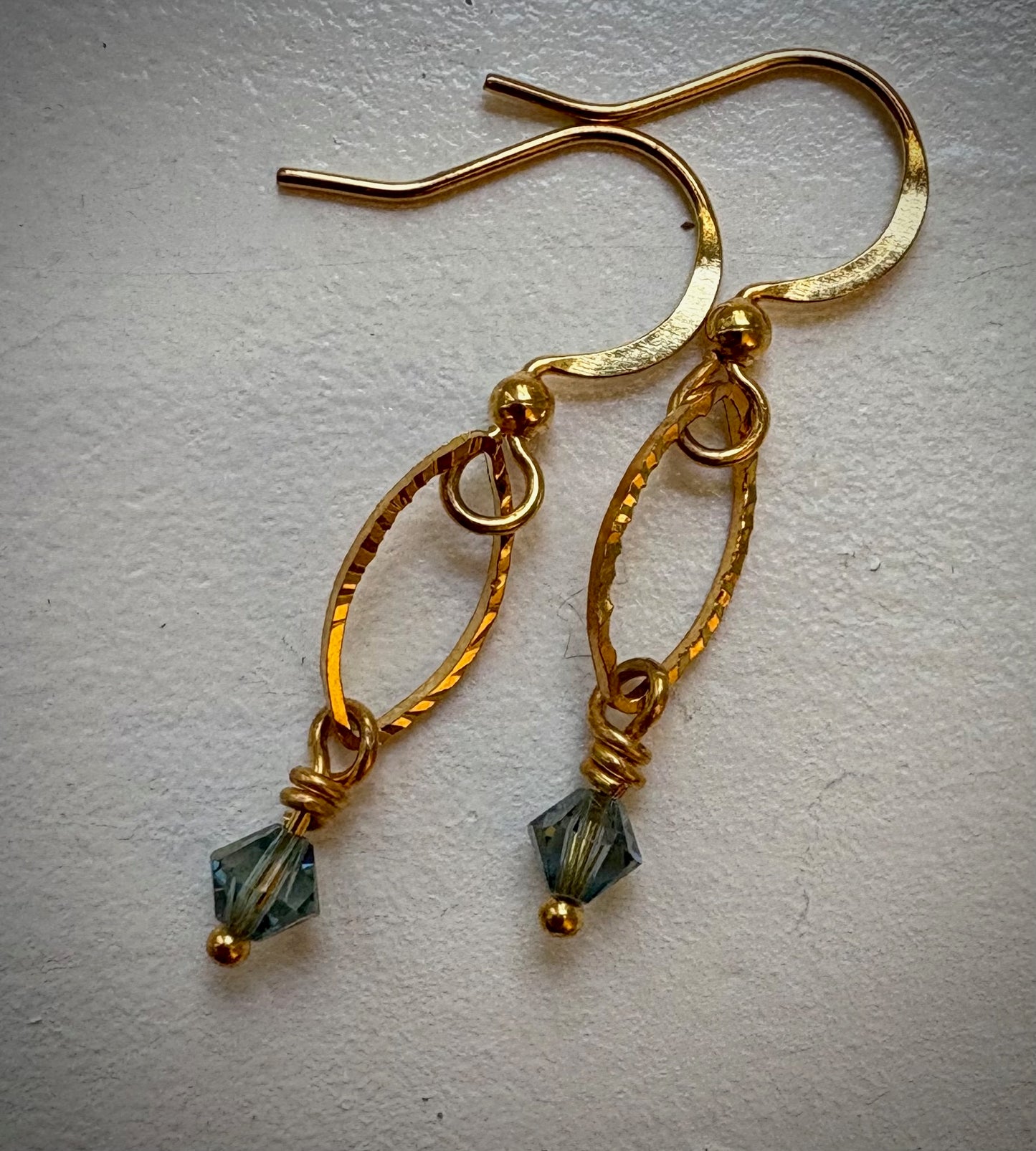 Lirio Earrings - Crystal and Gold