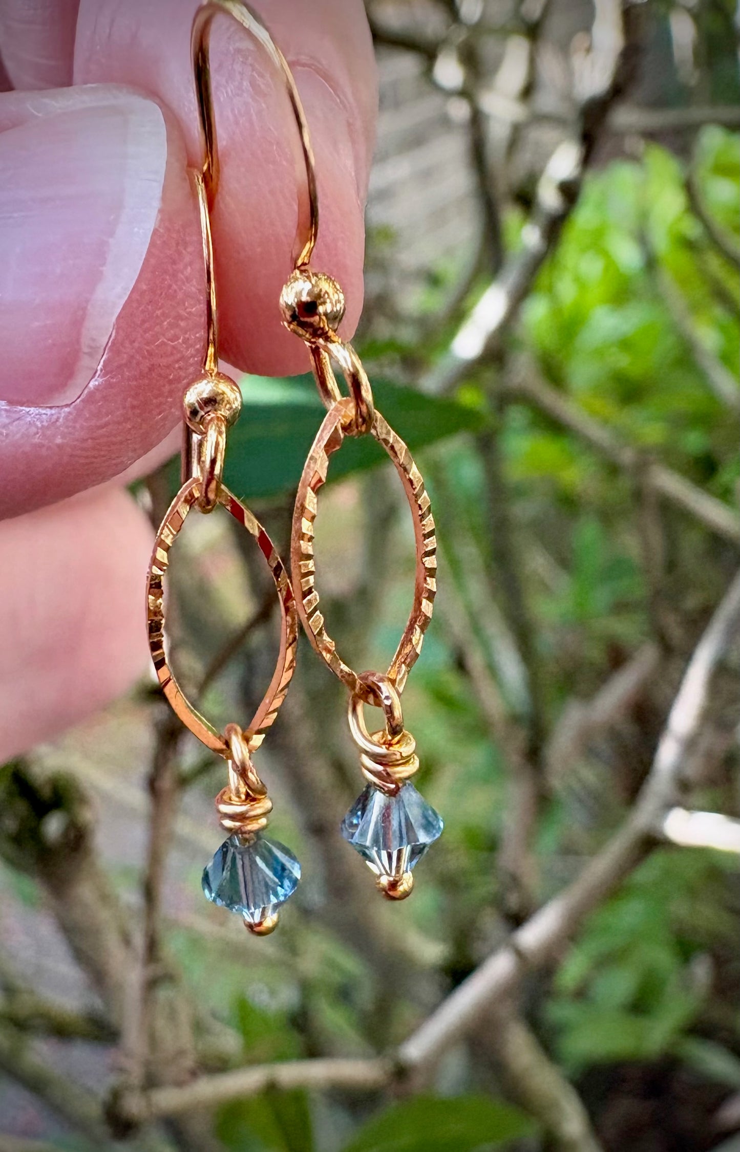 Lirio Earrings - Crystal and Gold