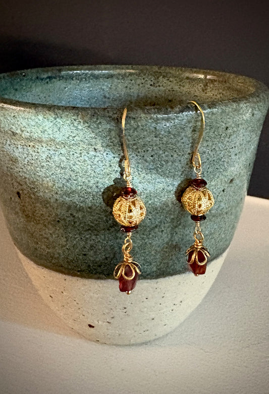 Floreciente Earrings - Faceted Garnet