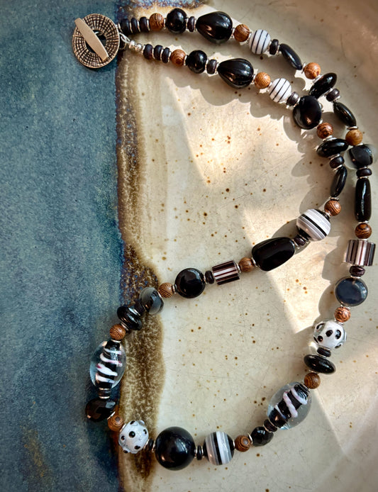 Cusoi Necklace - Lampwork Glass and Sandalwood
