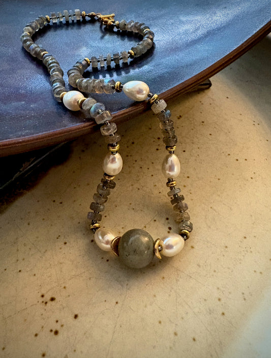 Lunamar Necklace - Labradorite and Pearl