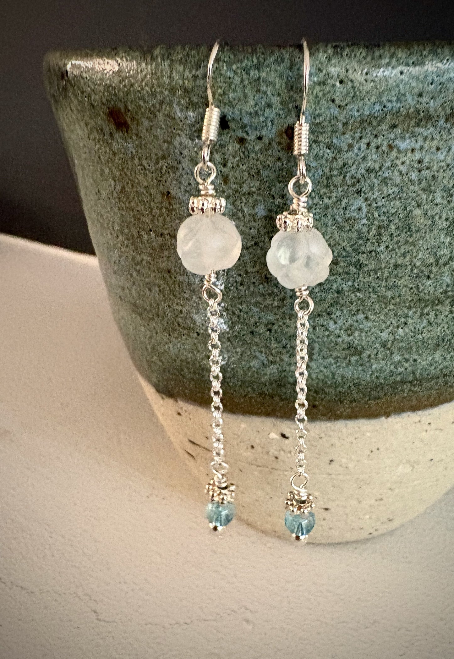 Lucía Earrings - Carved Quartz