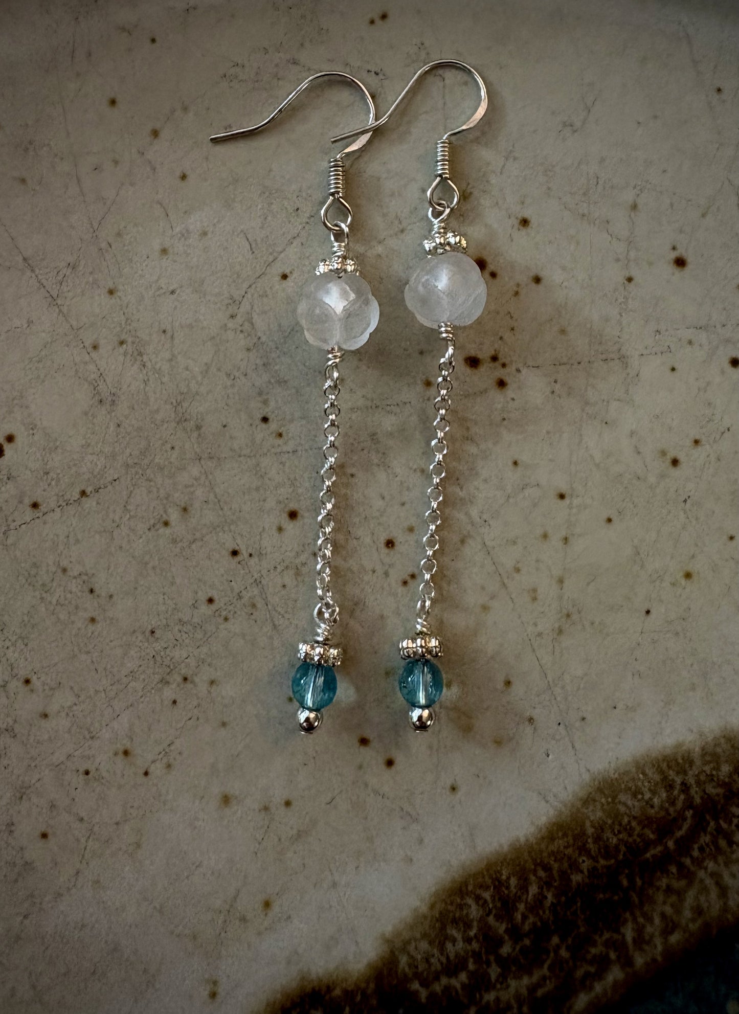 Lucía Earrings - Carved Quartz