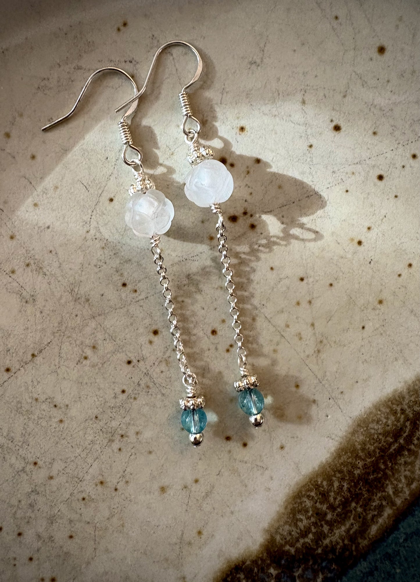 Lucía Earrings - Carved Quartz