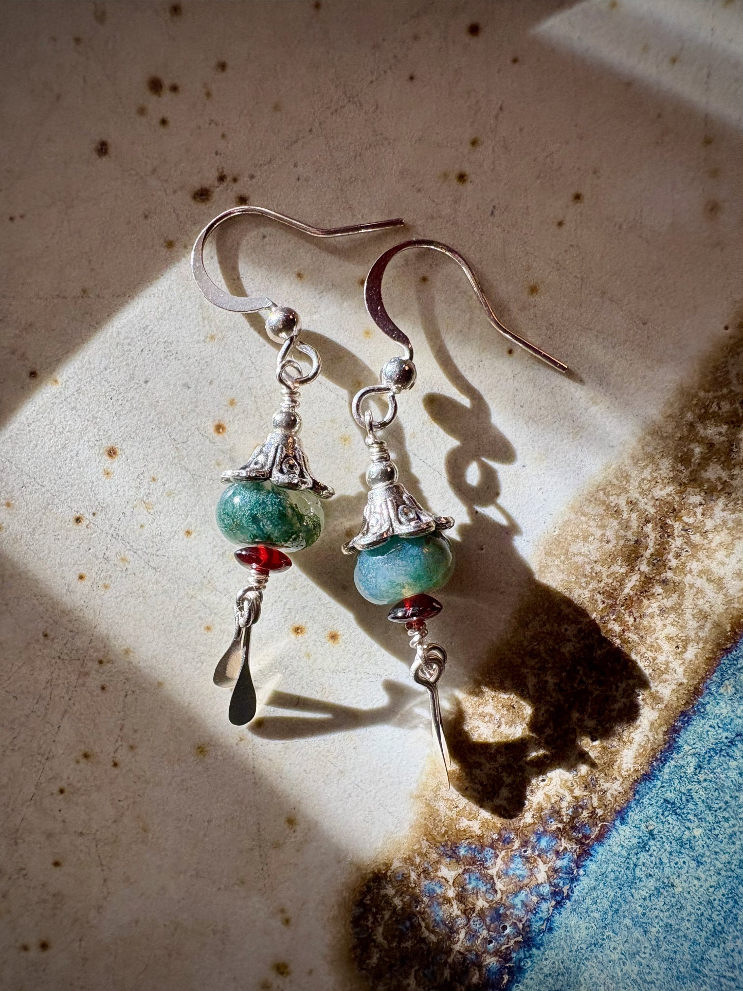 Étereo Earrings - Moss Agate and Garnet