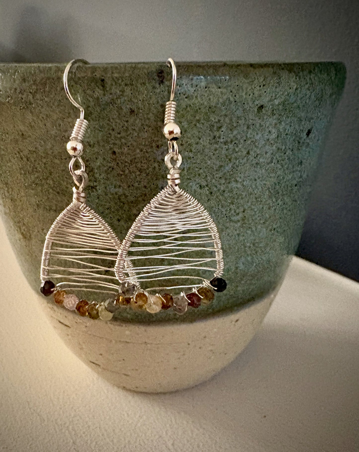 Nido Earrings - Garnet and Topaz