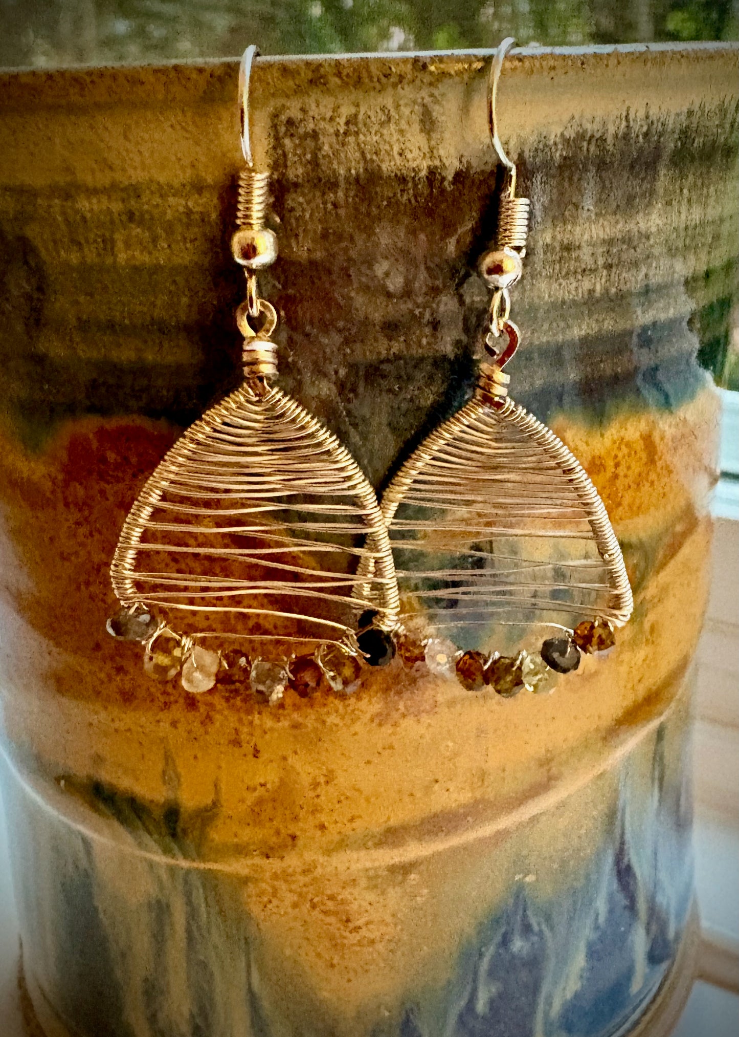 Nido Earrings - Garnet and Topaz