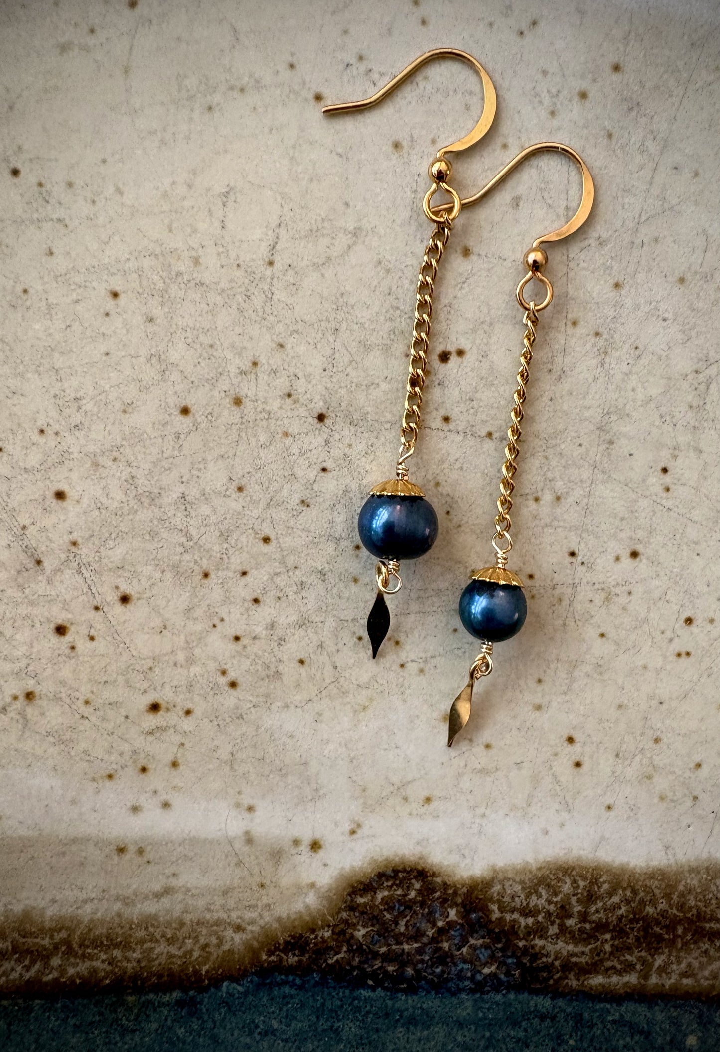 Aitana Earrings - Freshwater Pearl