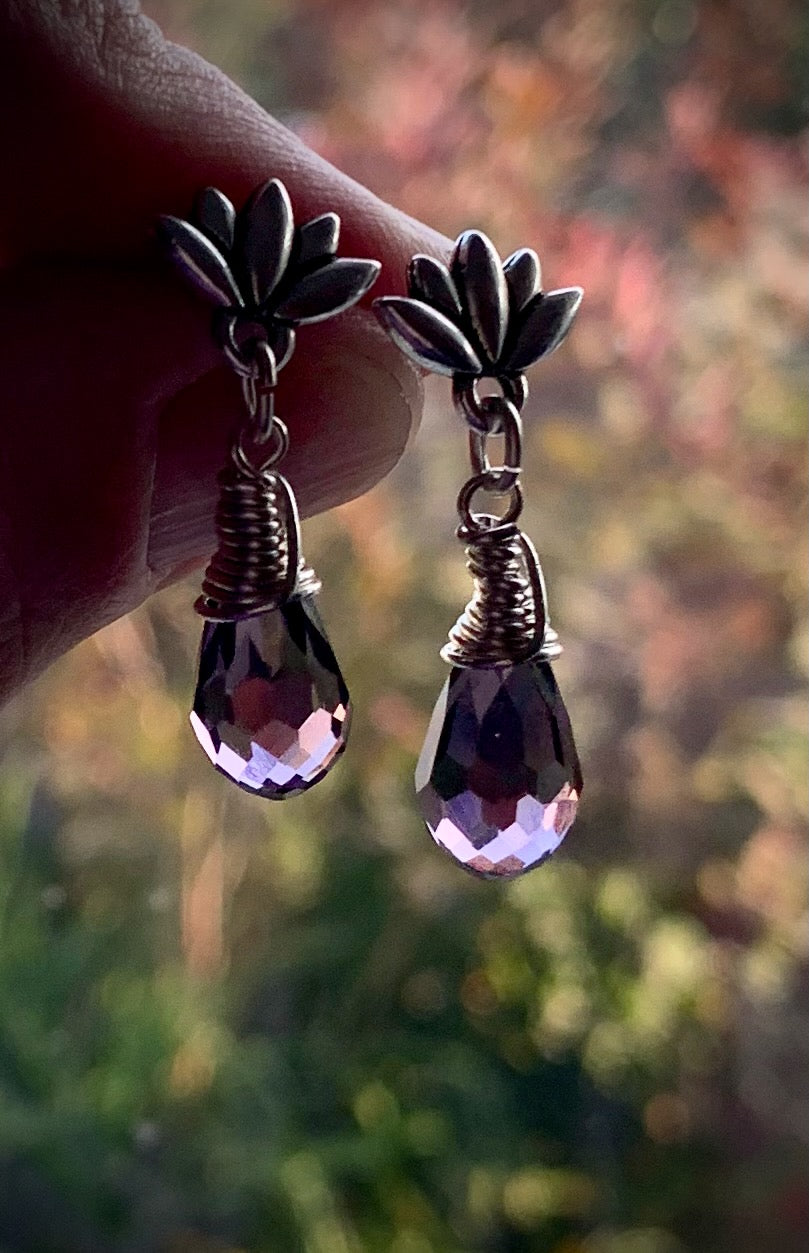 Loto Sagrado Earrings - Swarovski Crystal Silver Lotus