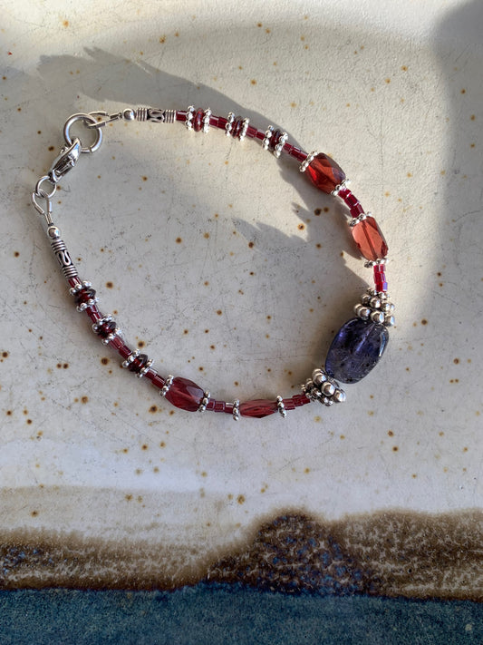 Adite Bracelet - Garnet and Iolite