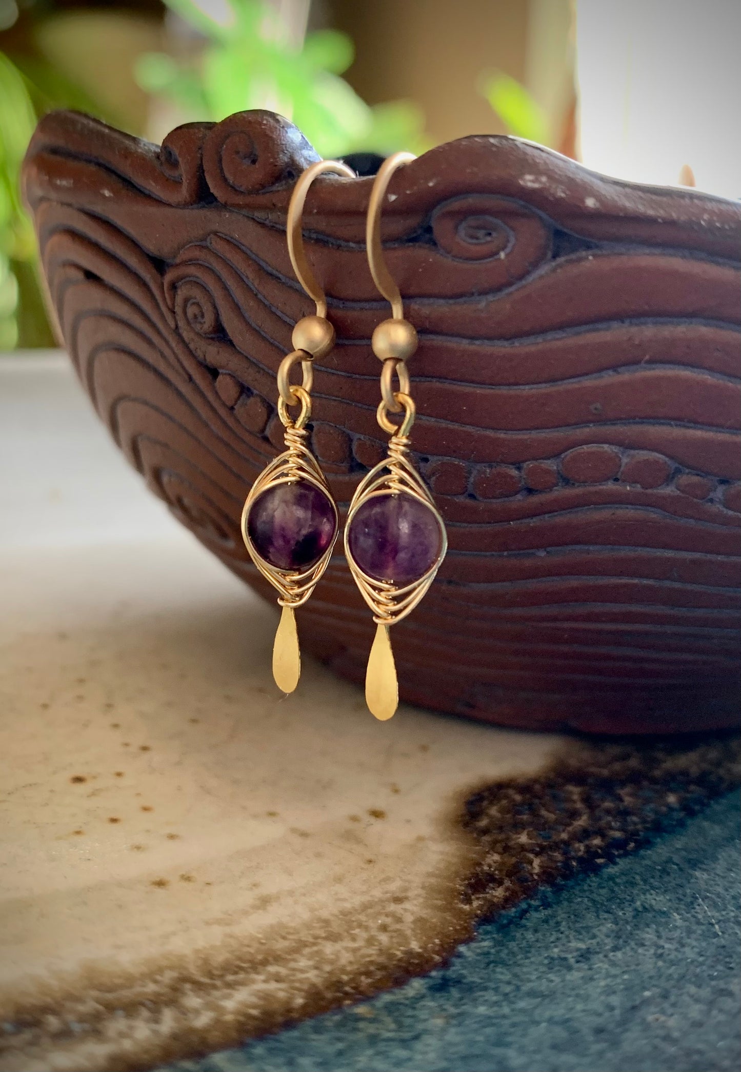 Oro Earrings - Amethyst Herringbone Gold Wire