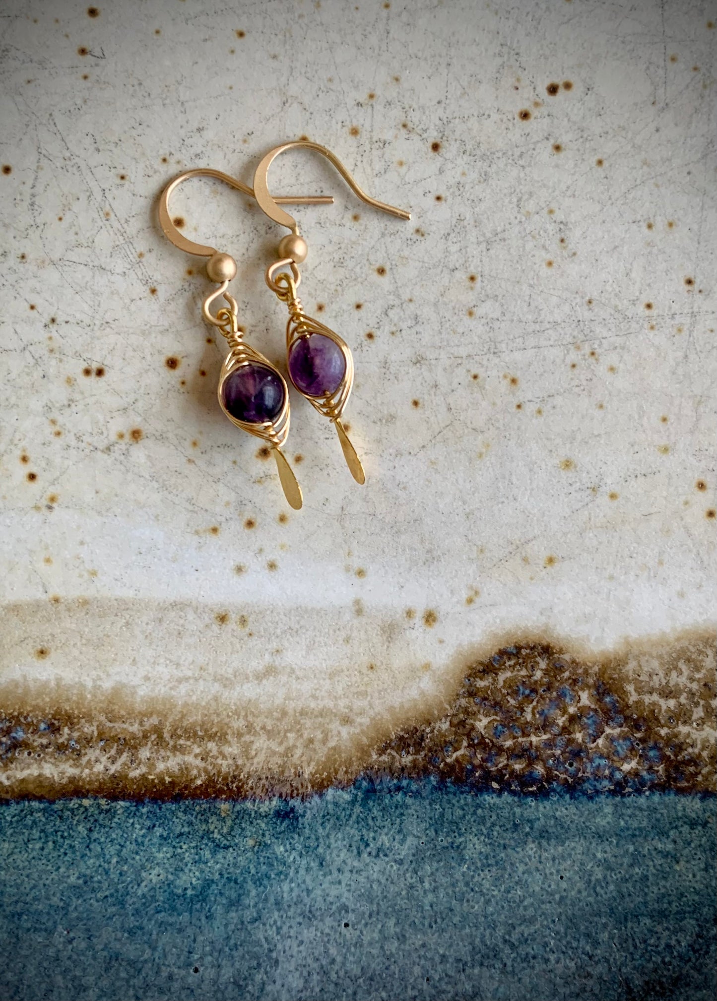 Oro Earrings - Amethyst Herringbone Gold Wire