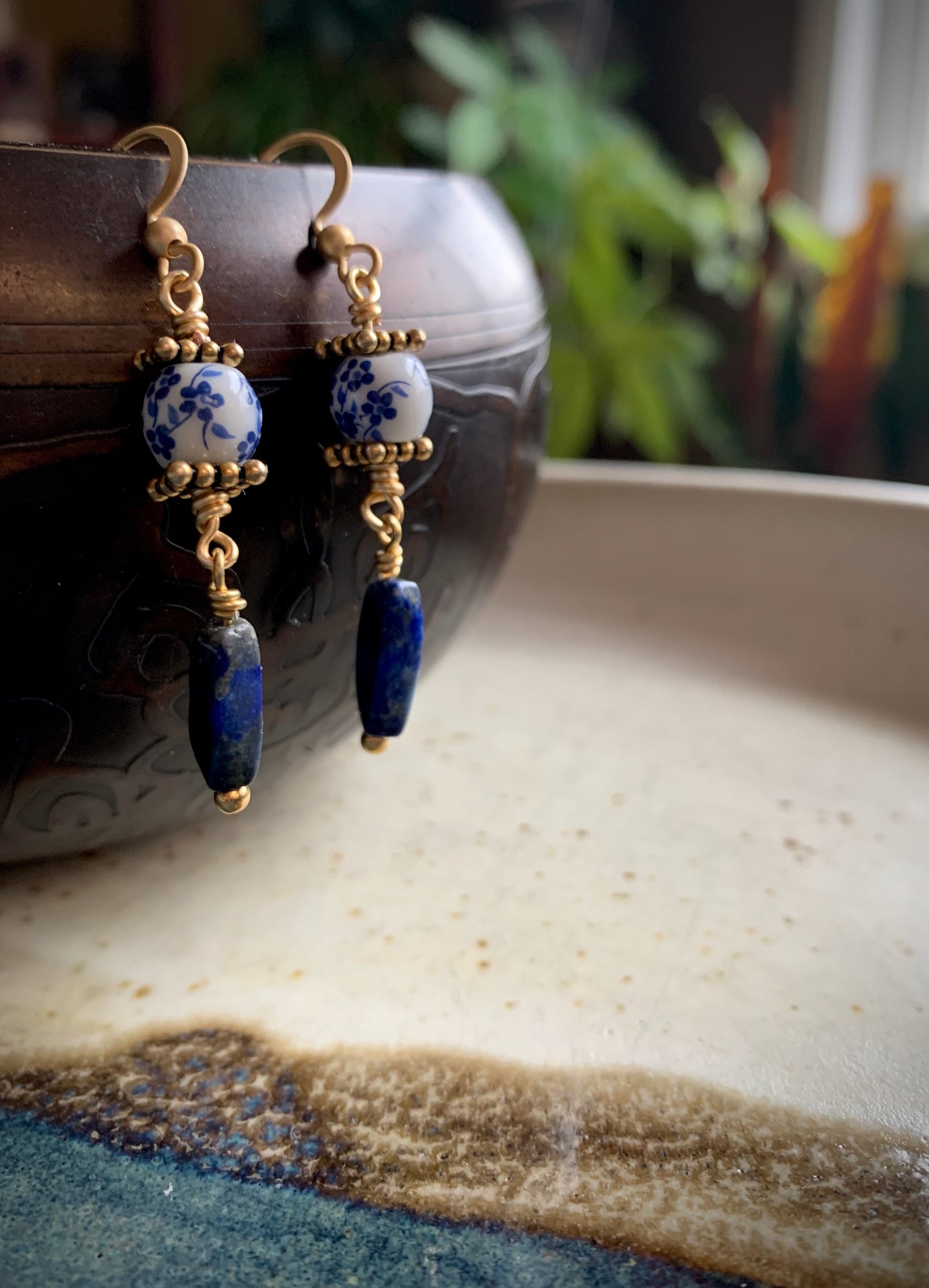 Flor Earrings - Lapis Lazuli and Ceramic Beads