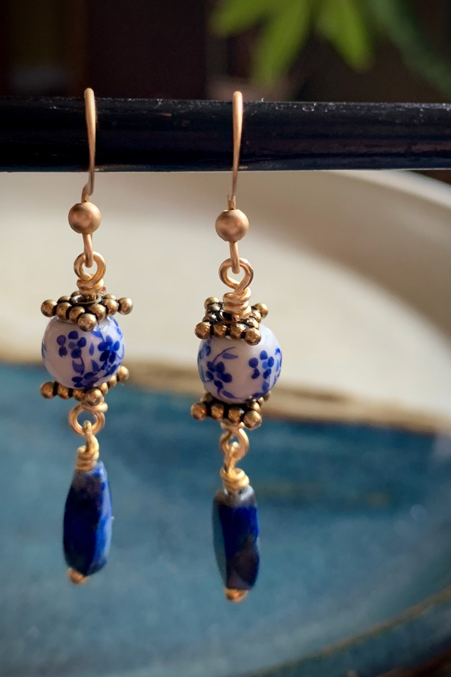 Flor Earrings - Lapis Lazuli and Ceramic Beads