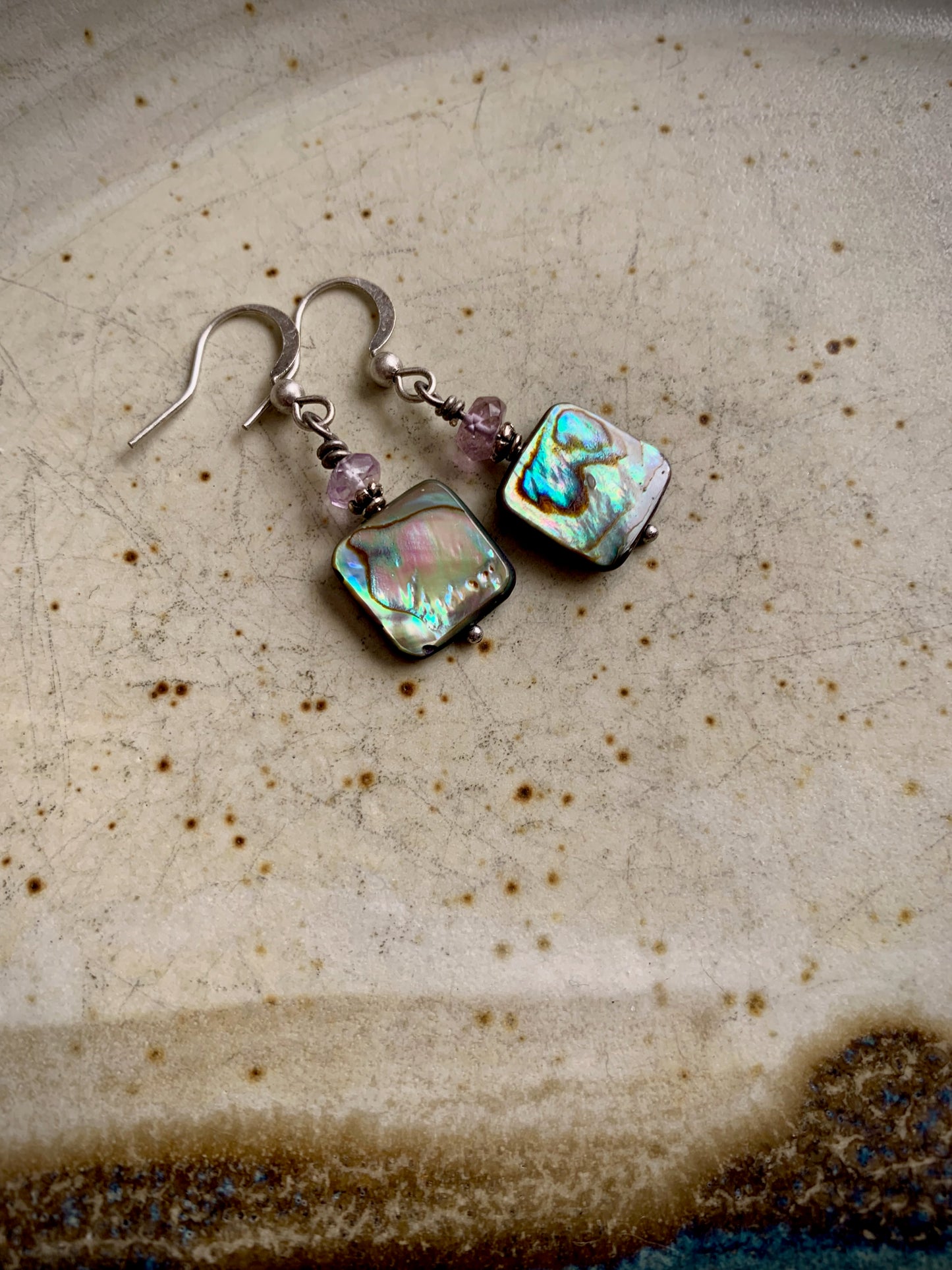 Radiante Earrings - Abalone and Faceted Fluorite