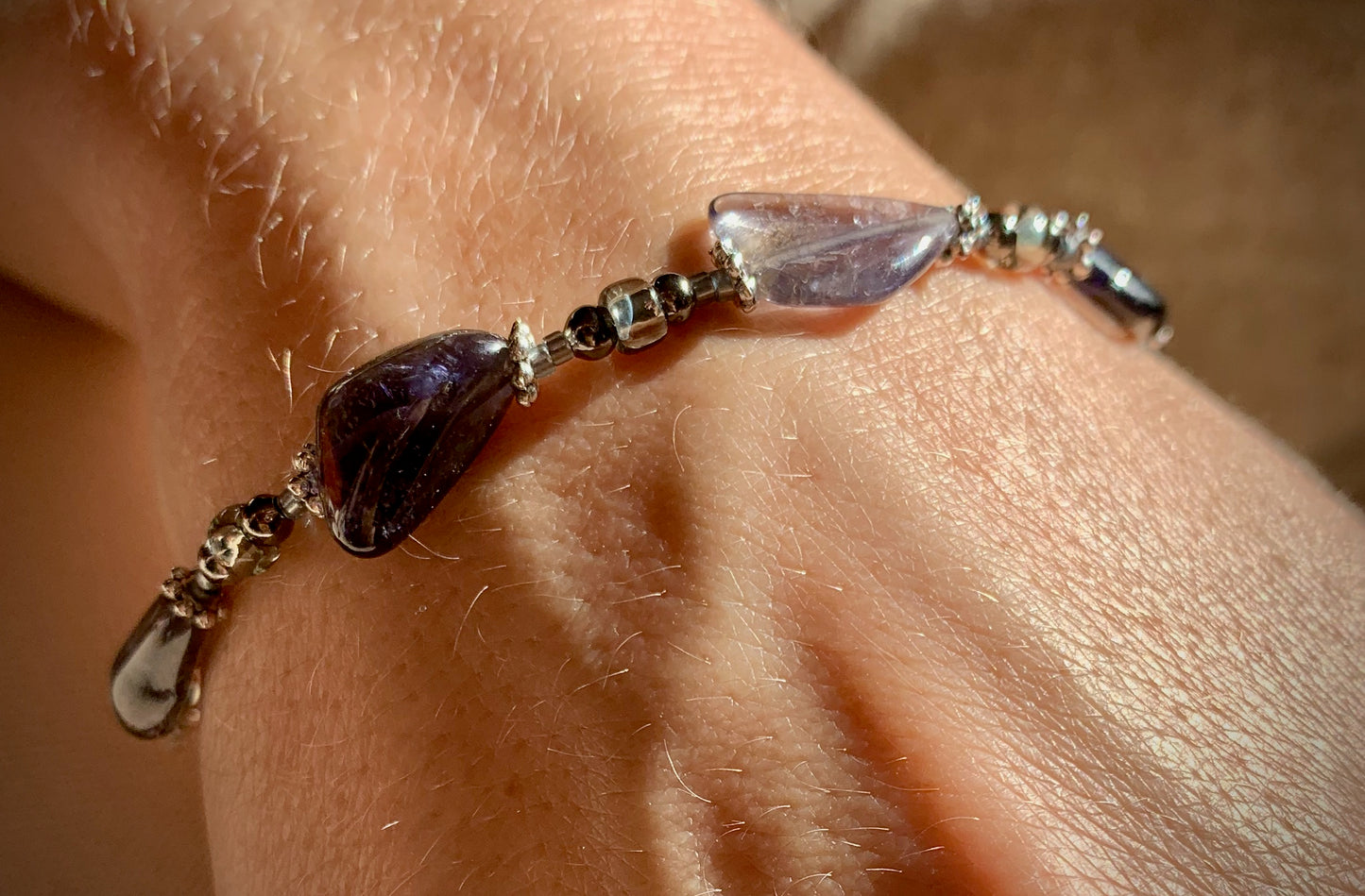 Tetia Bracelet - Iolite and Glass Bead