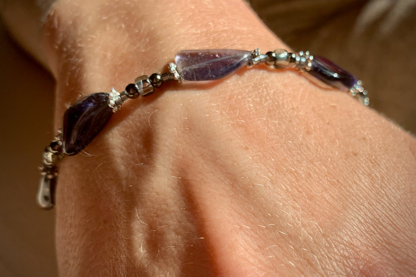 Tetia Bracelet - Iolite and Glass Bead